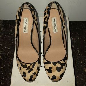 STEVE MADDEN Cheetah Print pump Size 10